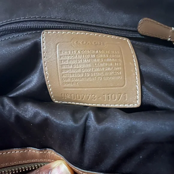 Vintage tan and brown genuine leather multiprint Coach women’s purse - Picture 5 of 8